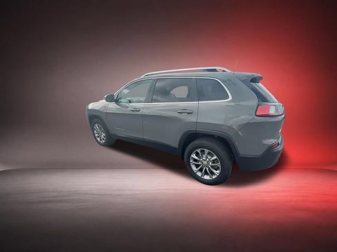Used 2019 Jeep Cherokee Latitude Plus w/ Cold Weather Group AWD/4WD image 6
