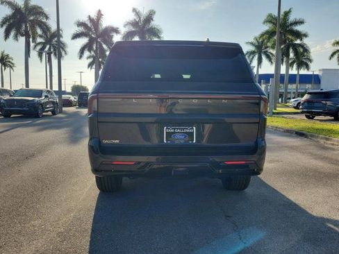 Certified 2025 Lincoln Navigator Black Label AWD/4WD image 5