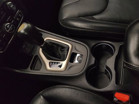 Used 2014 Jeep Cherokee Limited FWD image 26
