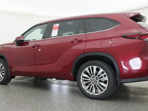 New 2026 Toyota Highlander Platinum image 20