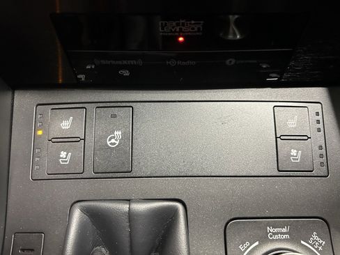 Used 2021 Lexus IS 350 F Sport image 5