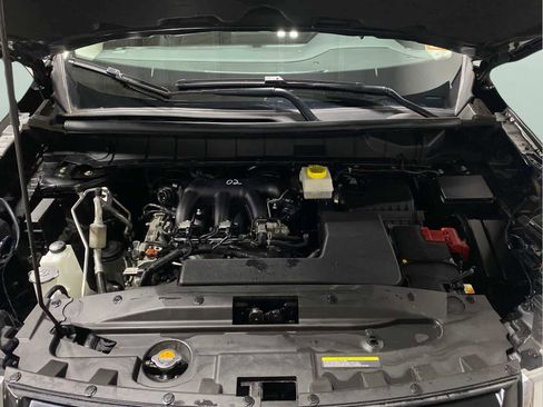 Used 2024 Nissan Pathfinder S image 33