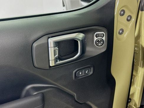 New 2025 Jeep Wrangler Unlimited Rubicon w/ Technology Group image 21