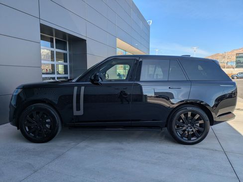 Used 2025 Land Rover Range Rover SE AWD/4WD image 9