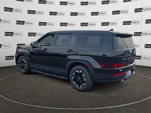 Used 2025 Hyundai Santa Fe SE image 4