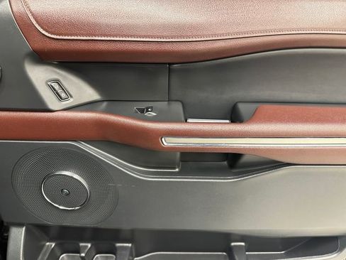 Used 2023 Ford Expedition Max Limited image 11