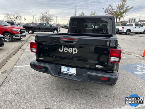 Used 2023 Jeep Gladiator Overland image 29