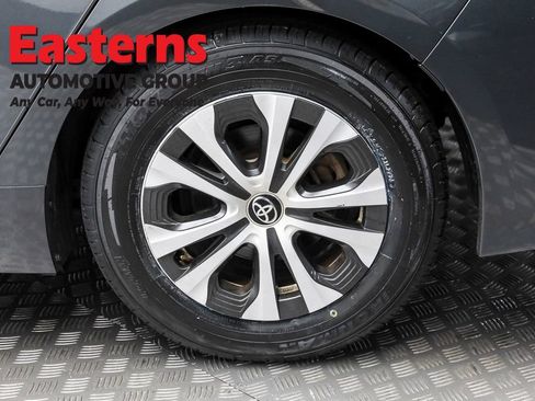 Used 2022 Toyota Prius Prime XLE image 8