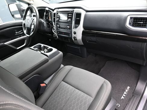Used 2017 Nissan Titan SV AWD/4WD image 31
