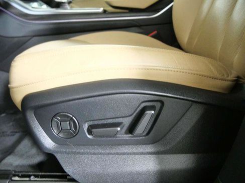 Used 2023 Audi Q8 Premium Plus AWD/4WD image 18