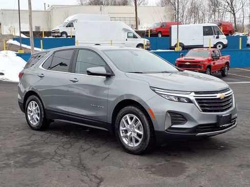 Used 2023 Chevrolet Equinox LT image 1