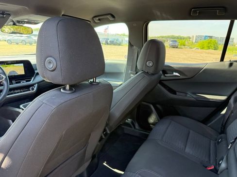 Used 2026 Chevrolet Equinox LT FWD image 43
