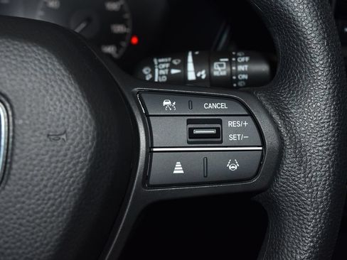 Used 2024 Honda CR-V EX image 9