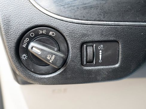 Used 2019 Dodge Grand Caravan SXT FWD image 20