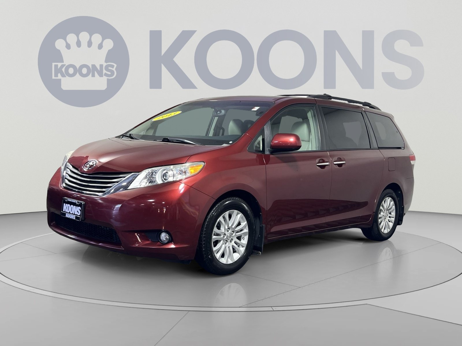 Used 2013 Toyota Sienna XLE w/ Entertainment Pkg FWD image 1