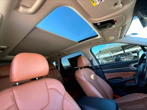 Used 2022 Kia Sorento SX Prestige w/ Rust Color Package image 14