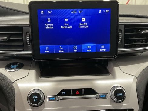 Used 2024 Ford Explorer XLT w/ Equipment Group 202A image 19