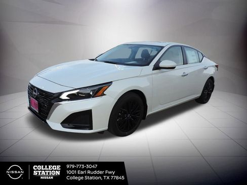 New 2025 Nissan Altima 2.5 SV w/ SV Special Edition Package image 8