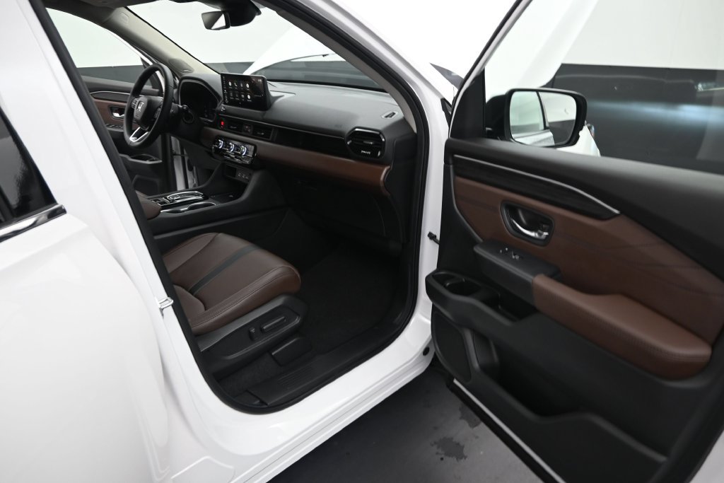 Used 2026 Honda Pilot Touring image 13