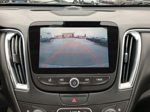 Used 2017 Chevrolet Malibu Premier w/ Driver Confidence Package image 21