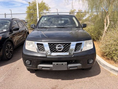 Used 2017 Nissan Frontier SV RWD image 2