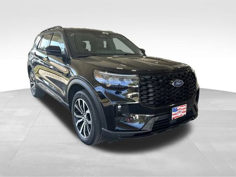 Certified 2025 Ford Explorer ST-Line image 2