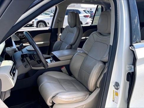 Used 2020 Lincoln Aviator Grand Touring w/ Equipment Group 301A AWD/4WD image 17