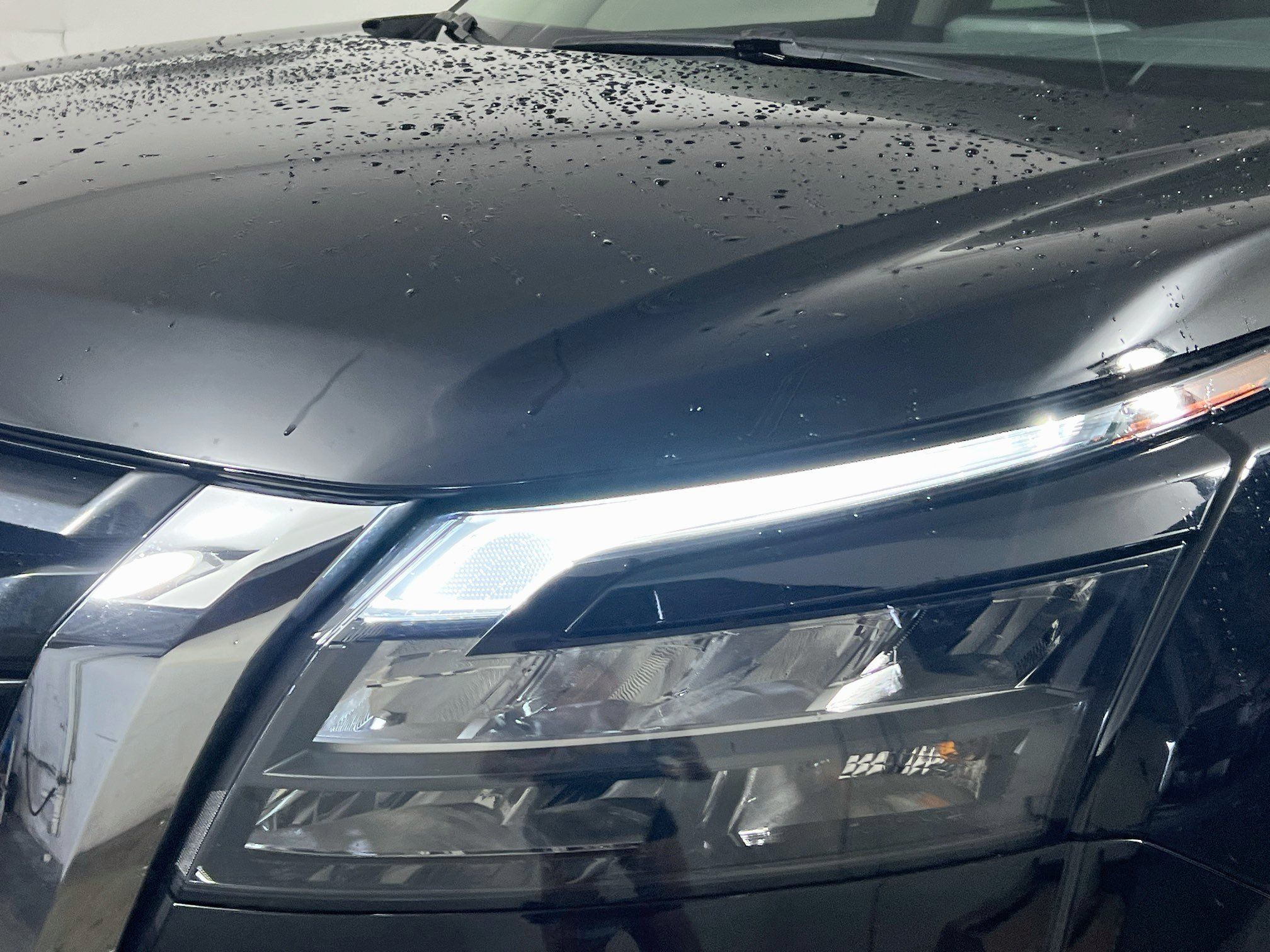 Used 2024 Nissan Pathfinder S AWD/4WD image 11
