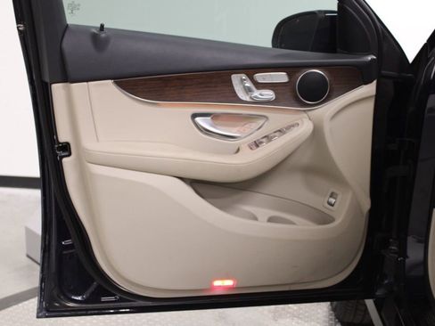 Certified 2022 Mercedes-Benz GLC 300 image 19