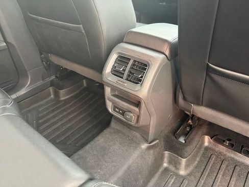 Used 2018 Volkswagen Tiguan SE FWD image 31