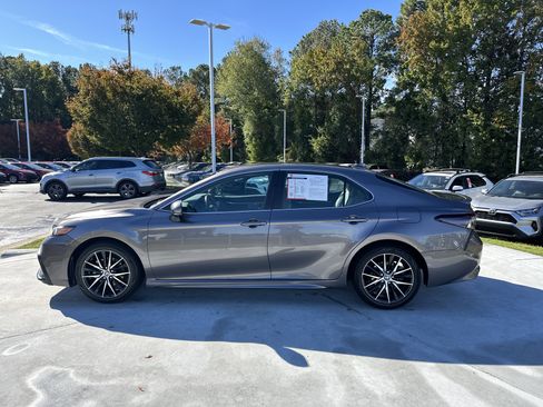 Certified 2024 Toyota Camry SE image 7