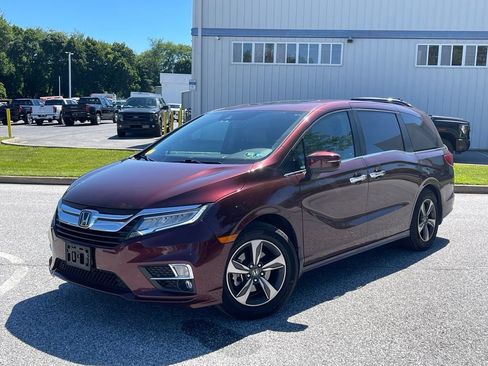 Used 2018 Honda Odyssey Touring image 1
