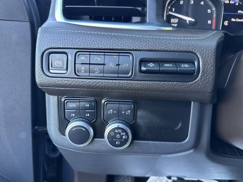 Used 2021 GMC Yukon XL Denali w/ Denali Premium Package AWD/4WD image 37