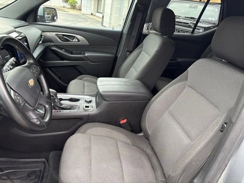 Used 2023 Chevrolet Traverse LT AWD/4WD image 9