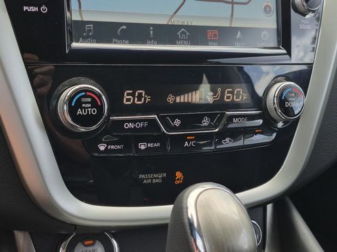 Used 2018 Nissan Murano SV image 26