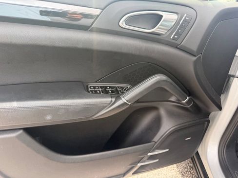 Used 2012 Porsche Cayenne S AWD/4WD image 5