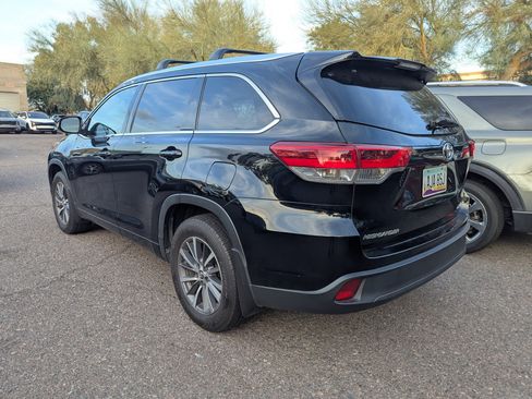 Used 2017 Toyota Highlander XLE image 7