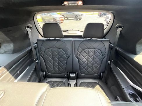 Used 2023 BMW X7 xDrive40i w/ M Sport Package AWD/4WD image 36