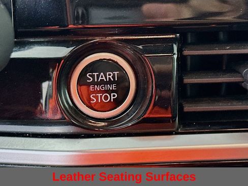 Used 2022 Nissan Pathfinder SL w/ SL Black Package image 21