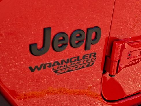 Used 2021 Jeep Wrangler Unlimited Sport AWD/4WD image 29