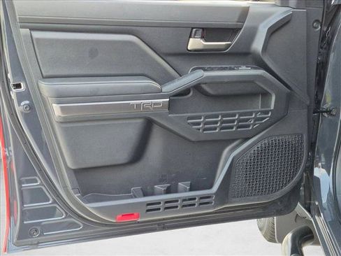 Certified 2024 Toyota Tacoma SR5 AWD/4WD image 9