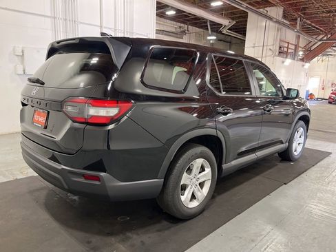 Used 2023 Honda Pilot LX image 8