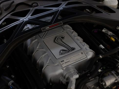 Used 2021 Ford Mustang Shelby GT500 w/ Carbon Fiber Track Pack image 40