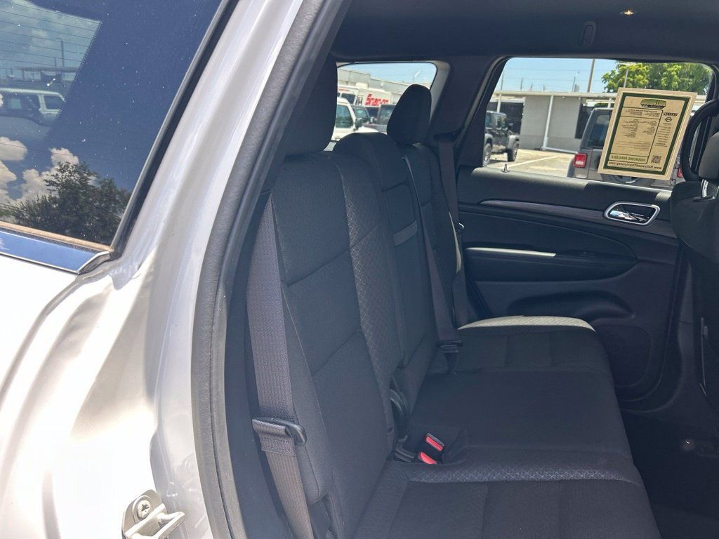 Certified 2019 Jeep Grand Cherokee Laredo RWD image 27