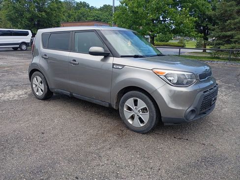 Used 2016 Kia Soul FWD image 4