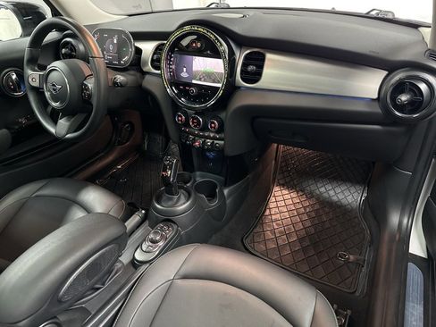 Used 2023 MINI Cooper 2-Door Hardtop image 12