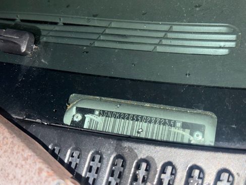 Used 2005 Chevrolet Avalanche 2500 w/ Preferred Equipment Group image 64