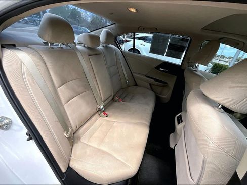 Used 2016 Honda Accord EX image 19