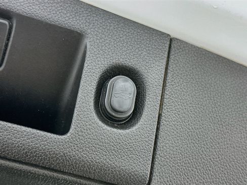 Used 2019 Chevrolet Suburban Premier AWD/4WD image 33