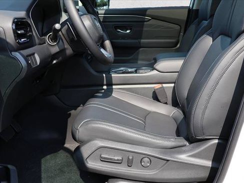 New 2026 Honda Pilot Touring image 11